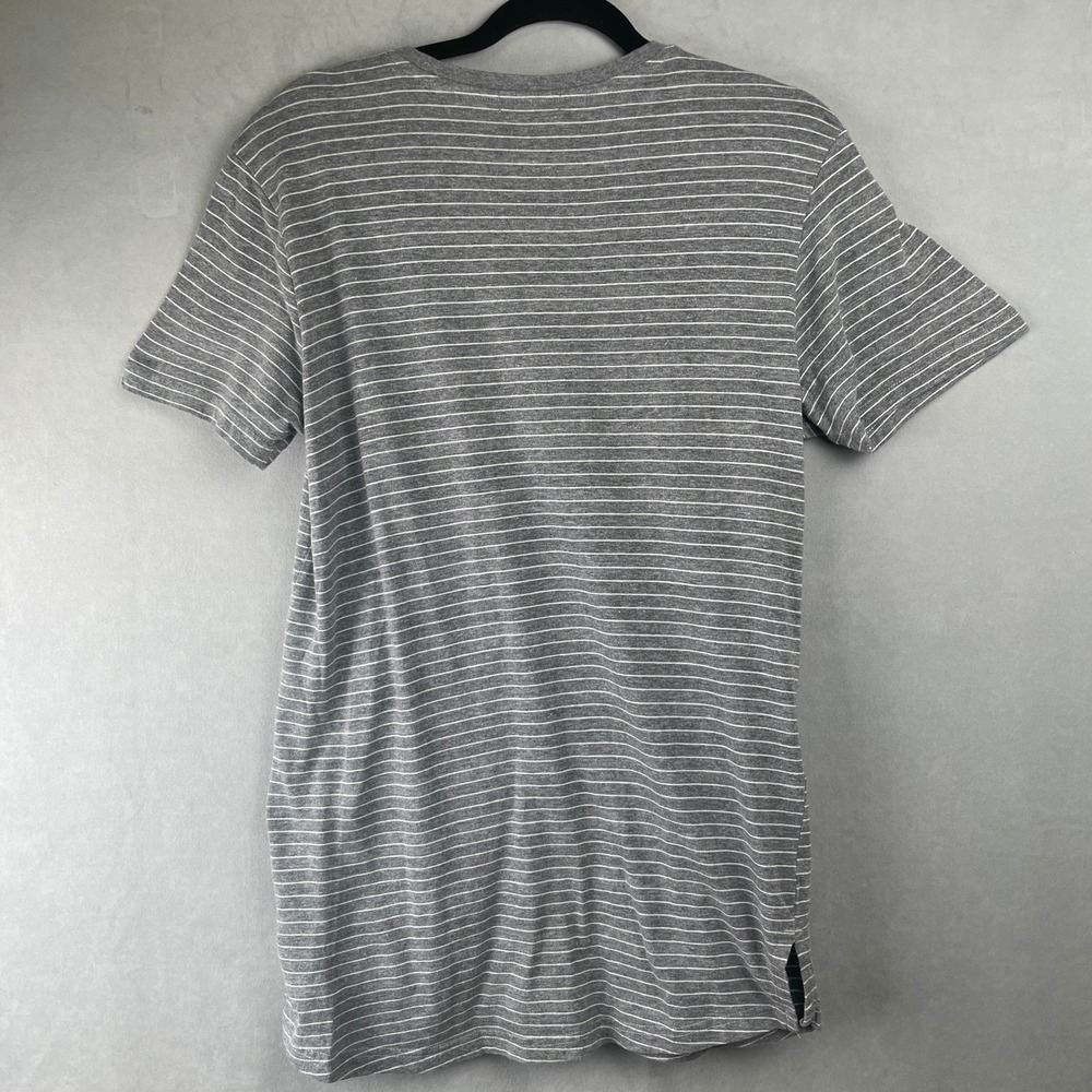 Forever 21 Grey Striped Short Sleeve Pocket T-Shirt Crew Neck Side Slit Mens M - Picture 2 of 6